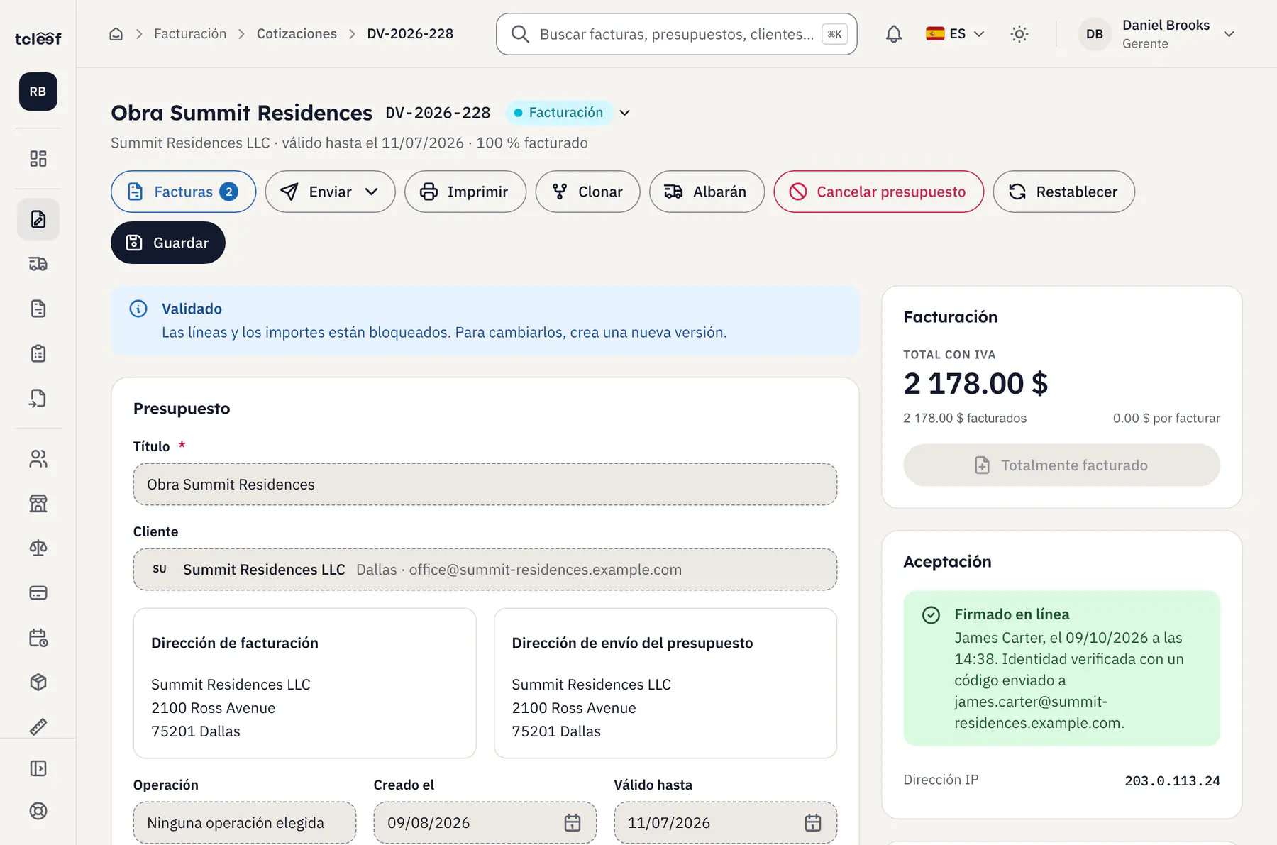 Un presupuesto firmado en línea en tcleef: el avance de la facturación y la firma del cliente con su nombre, la fecha y la hora.